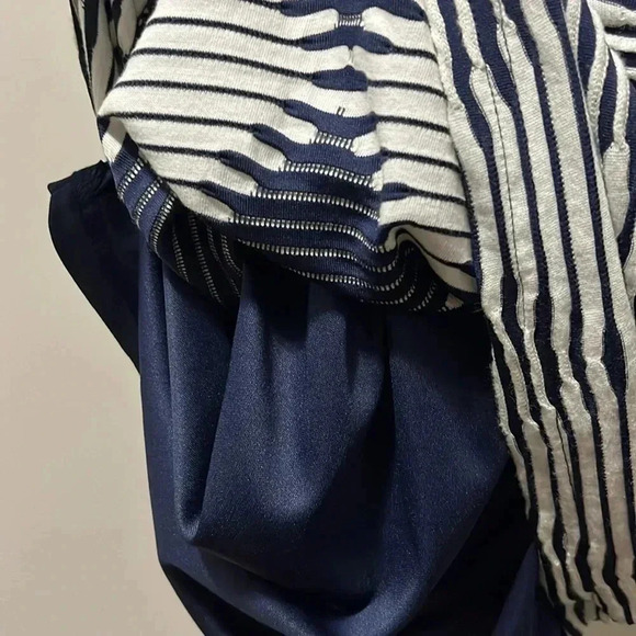 Guess Los Angeles Sleeveless V-Neck Bodycon Diamond Pattern Dress - Picture 14 of 15